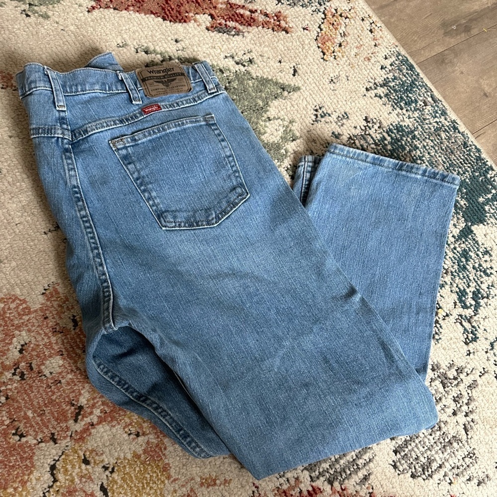 VTG Men’s Wrangler Classic Light Blue Jeans 38x30 Straight Leg Men's Blue Jeans